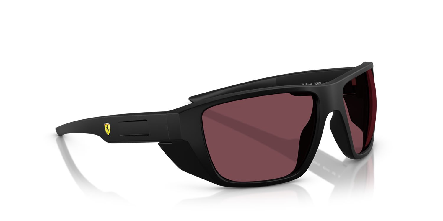Occhiali da sole Ferrari Scuderia FZ 6012U (504/1E) colore nero opaco forma rettangolare lenti rosso