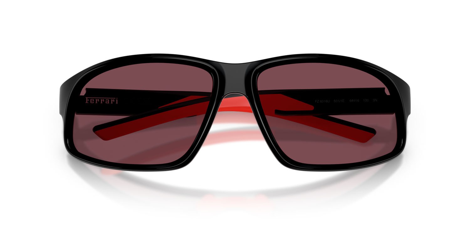 Occhiali da sole Ferrari Scuderia FZ 6016U (501/1E) colore nero forma irregolare lenti rosso ferrari esclusivo