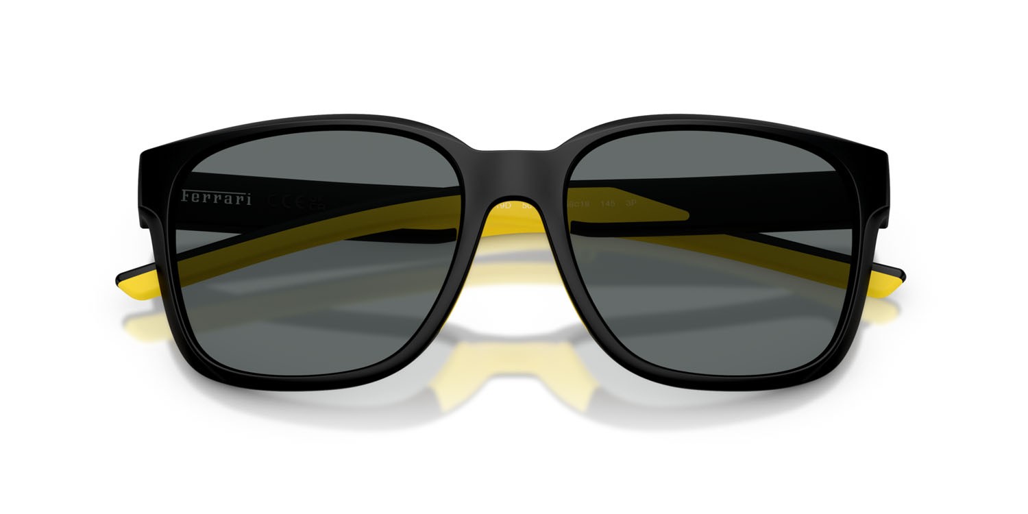 Occhiali da sole Ferrari Scuderia FZ 6019D (504/81) colore nero opaco forma quadrato lenti polar grigio scuro