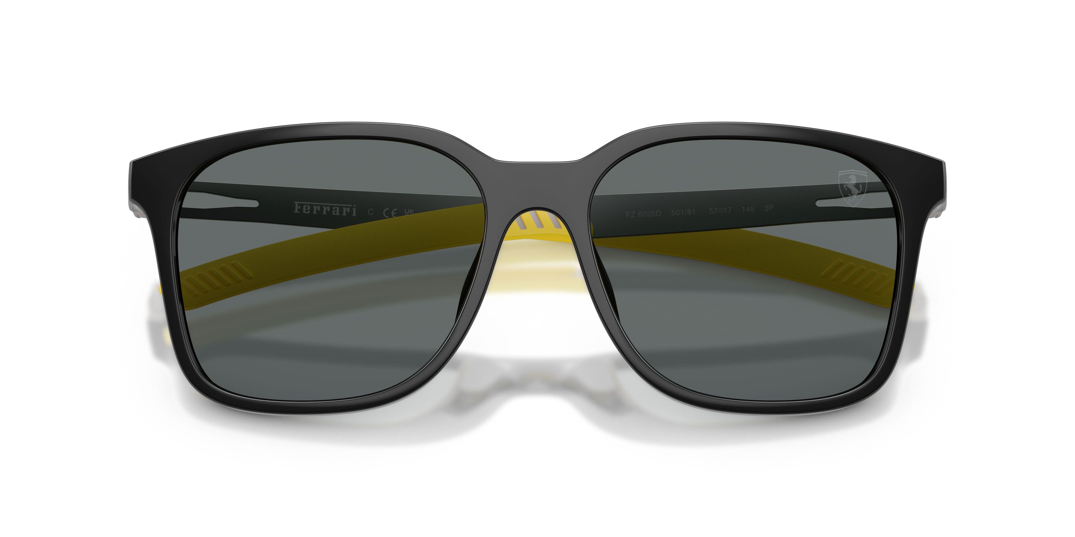 Occhiali da sole Ferrari Scuderia FZ 6025D (501/81) colore nero lucido forma quadrato lenti polar grigio scuro