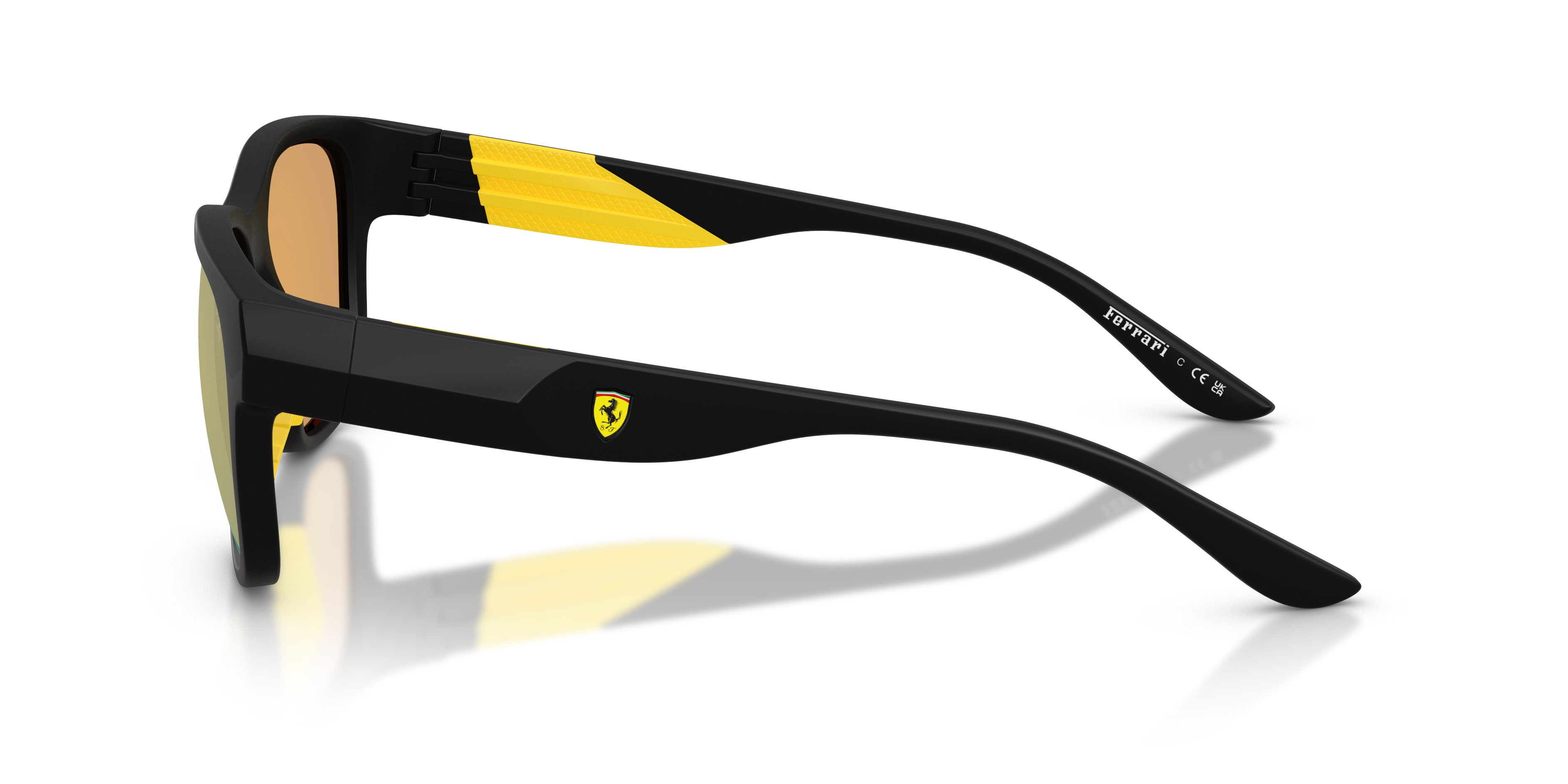 Occhiali da sole Ferrari Scuderia FZ 6028U (504/8N) colore nero opaco forma quadrato lenti giallo