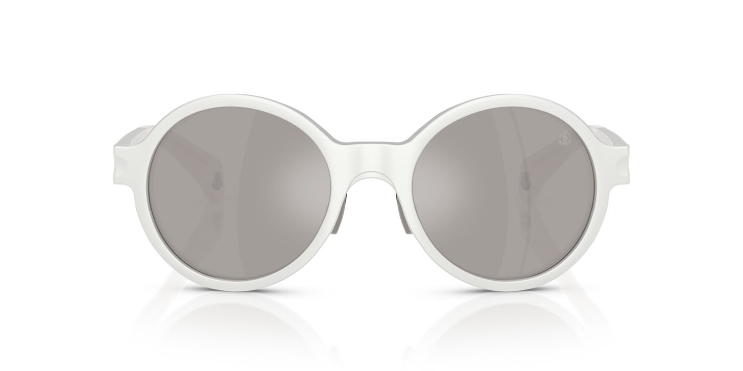 Occhiali da sole Moncler Rondo ME 4001 (10156G) colore argento opaco forma rotondo lenti grigio chiaro specchiato argento