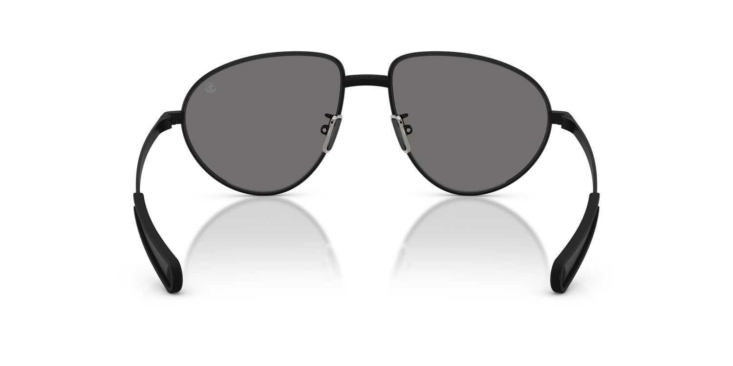 Occhiali da sole Moncler Vizla ME 4009 (100181) colore nero opaco forma aviator lenti polarizzata grigio scuro tinta unita