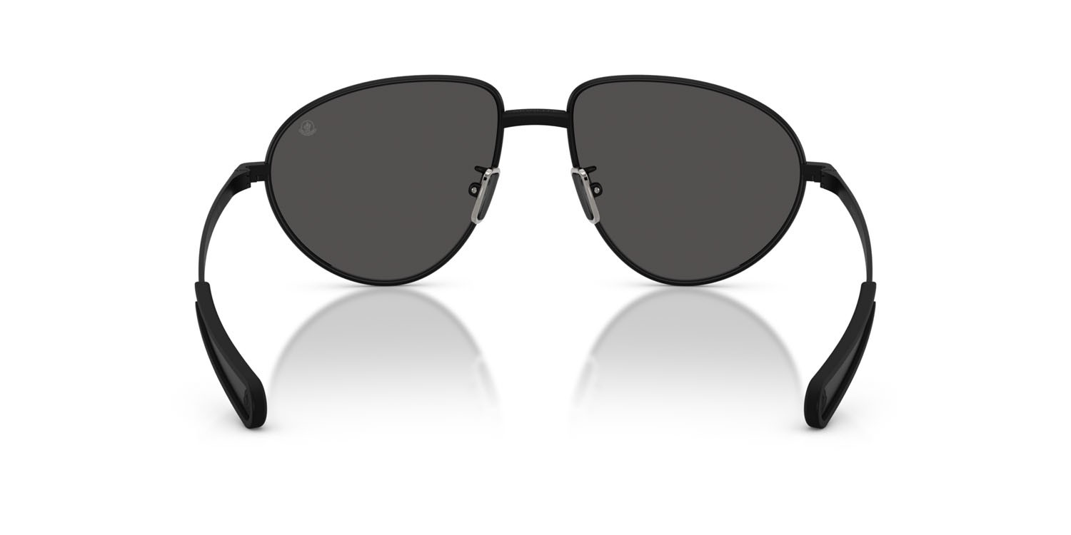 Occhiali da sole Moncler Vizla ME 4009 (100187) colore nero opaco forma aviator lenti grigio tinta unita