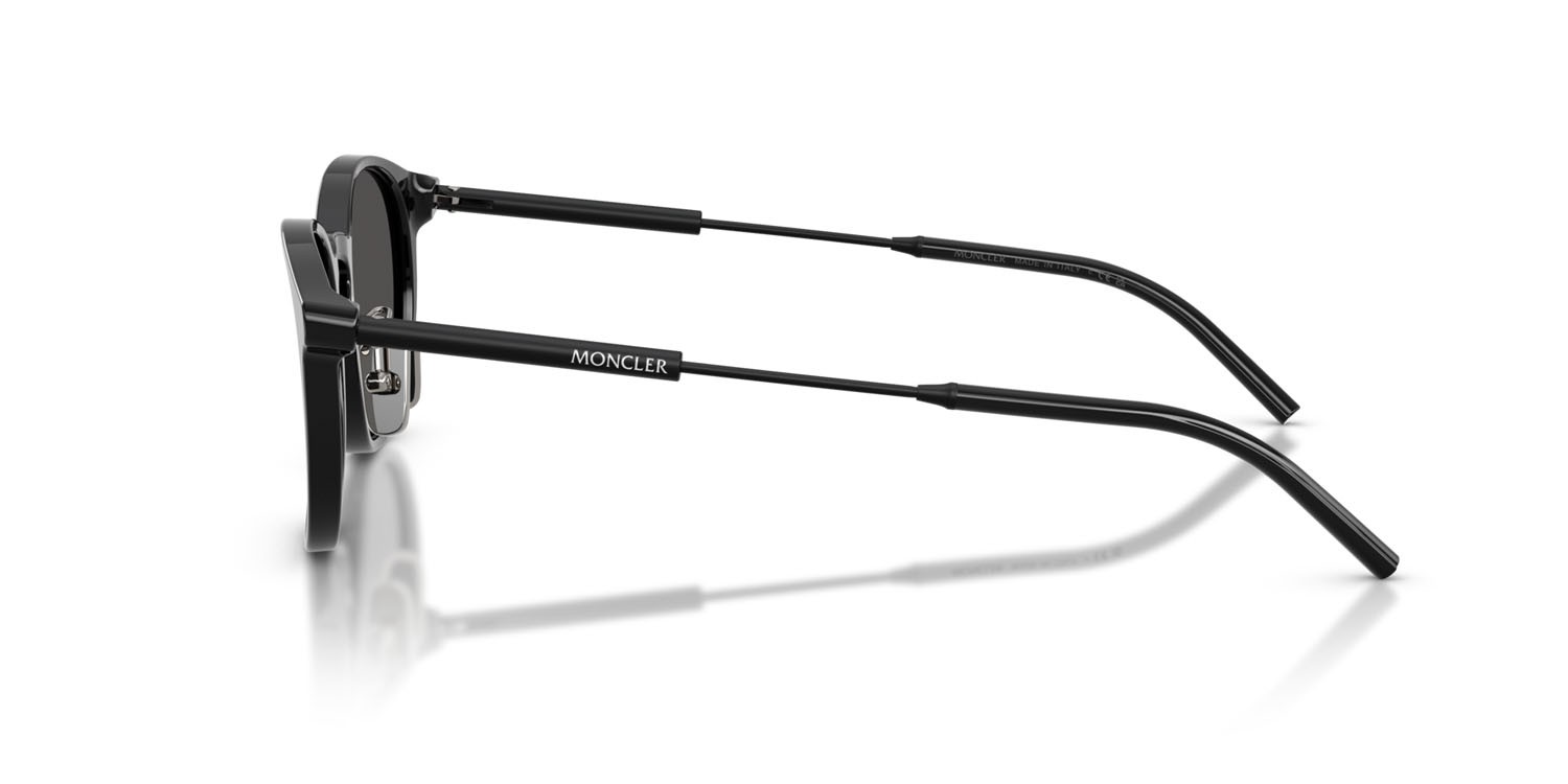 Occhiali da sole Moncler Barbb ME 6011D (300187) colore nero lucido forma rotondo lenti grigio scuro tinta unita
