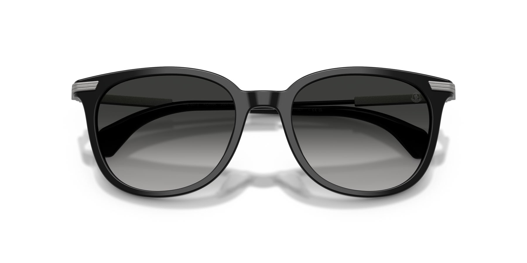 Occhiali da sole Moncler Korra ME 6013 (30013C) colore nero lucido forma ovale lenti grigio scuro sfumato