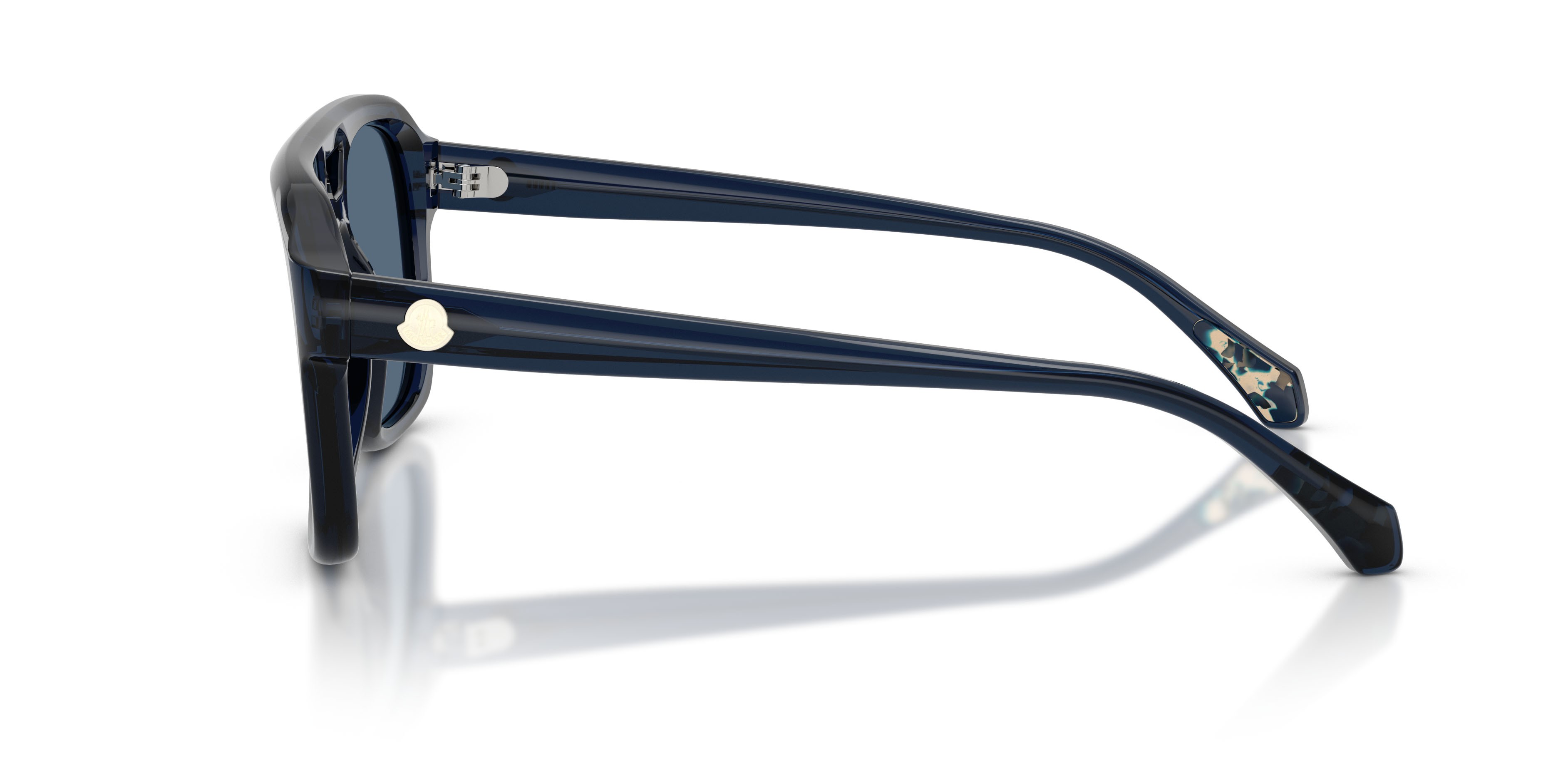 Occhiali da sole Moncler Vantos ME 6024 (304780) colore blu trasparente lucido forma quadrato lenti blu tinta unita