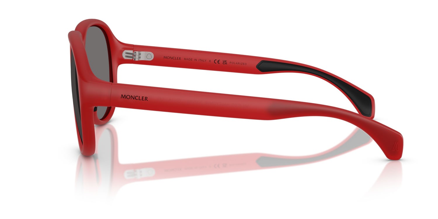 Occhiali da sole Moncler Halcyonne ME 8001 (500581) colore rosso lattiginoso forma aviator lenti polar grigio scuro