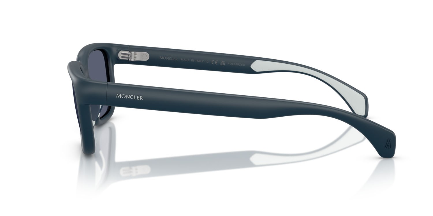 Sunglasses Moncler Slicka ME 8002 (50082V) color blu opaco shape square lenses polarizzata blu scuro