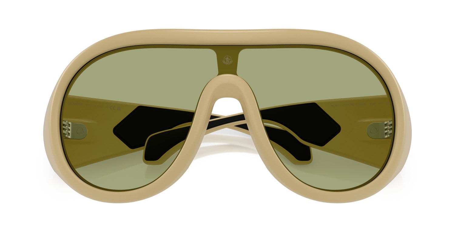 Occhiali da sole Moncler Cloche ME 8004 (501882) colore cammello opaco forma aviator lenti verde