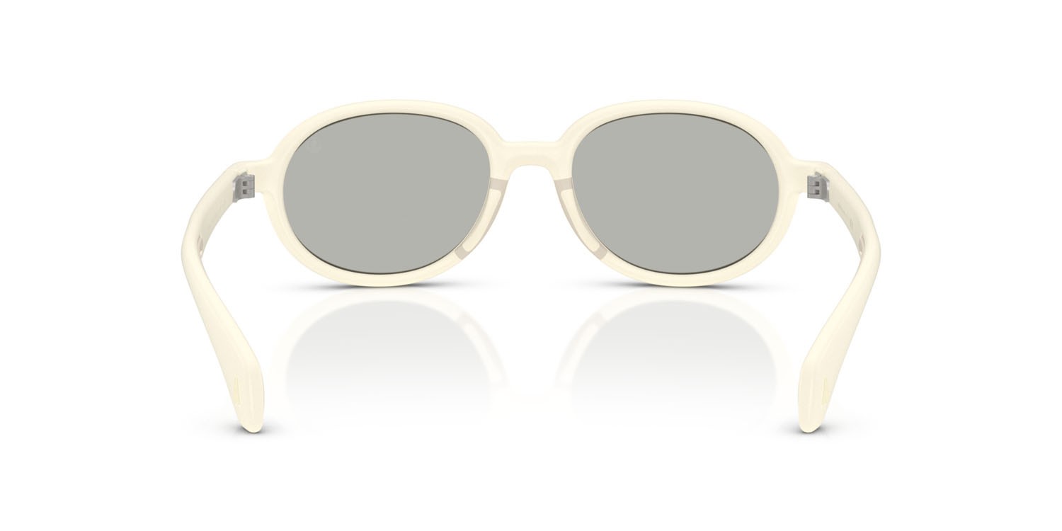 Occhiali da sole Moncler Caprice ME 8006 (50028V) colore color burro opaco forma ovale lenti trasparente specchiato argento