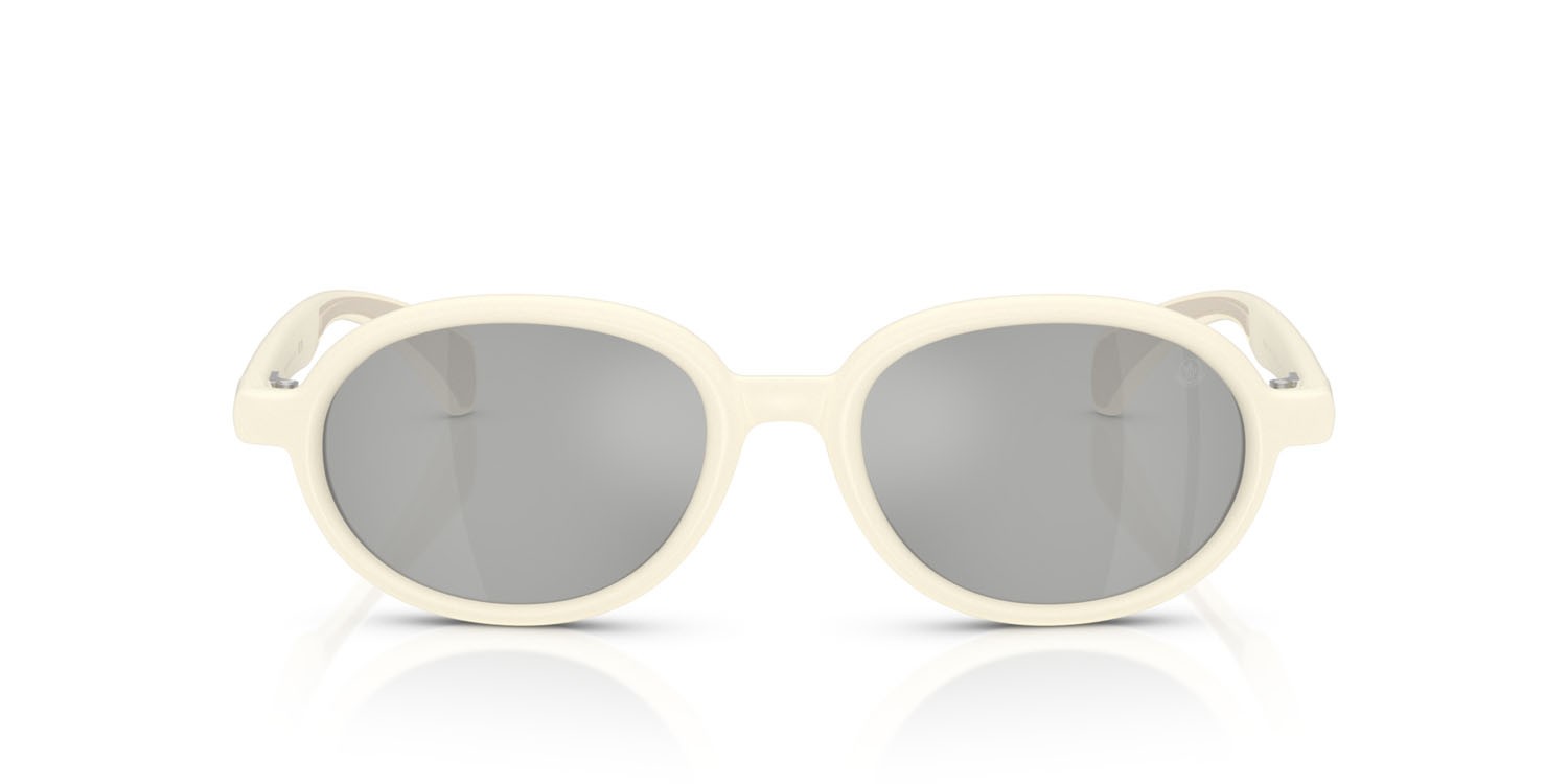 Occhiali da sole Moncler Caprice ME 8006 (50028V) colore color burro opaco forma ovale lenti trasparente specchiato argento