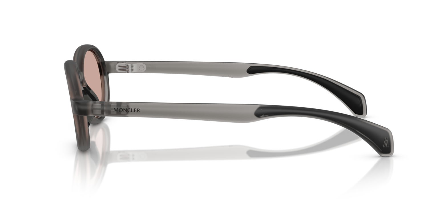 Occhiali da sole Moncler Caprice ME 8006 (5007/5) colore grigio lucido forma ovale lenti light pink mirror silver