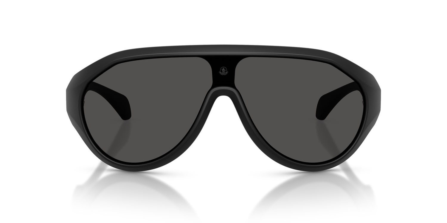 Sunglasses Moncler Bombolle ME 8009U (500687) color nero opaco shape oval lenses grigio scuro tinta unita