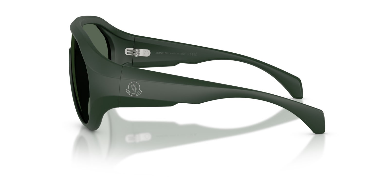 Occhiali da sole Moncler Bombolle ME 8009U (502971) colore verde scuro opaco forma ovale lenti verde scuro tinta unita