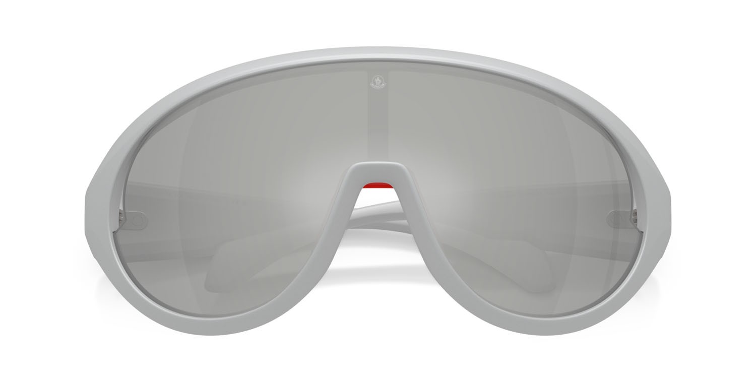 Occhiali da sole Moncler Contrast ME 8010 (50278V) colore argento opaco forma ovale lenti argento a specchio