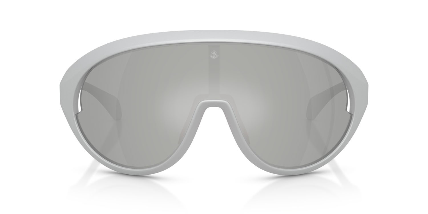 Occhiali da sole Moncler Contrast ME 8010 (50278V) colore argento opaco forma ovale lenti argento a specchio