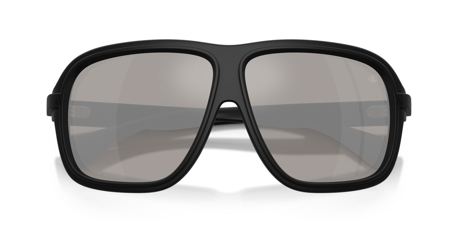 Occhiali da sole Moncler Twotone ME 8011U (50066G) colore nero opaco forma quadrato lenti grigio a specchio