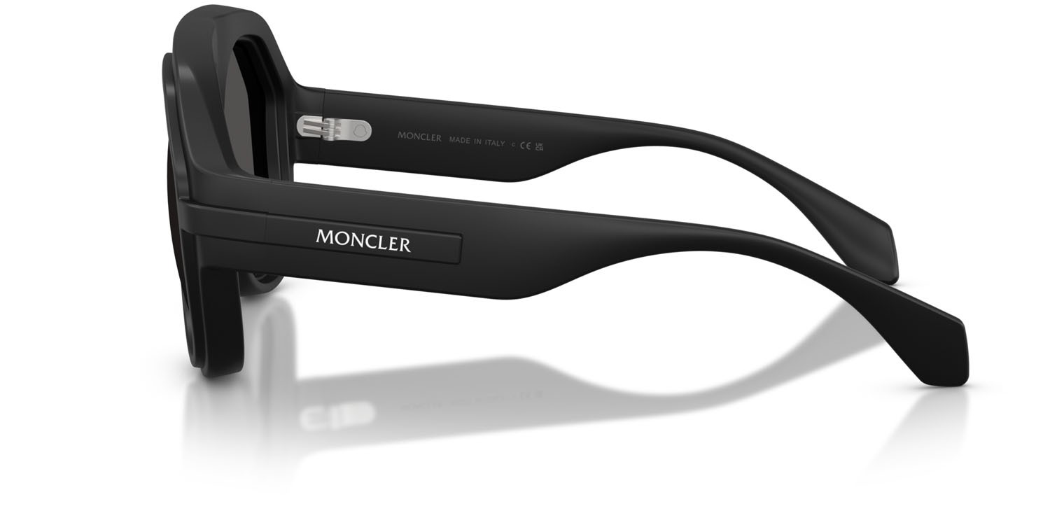 Occhiali da sole Moncler Fynder ME 8012U (500687) colore nero opaco forma aviator lenti grigio tinta unita