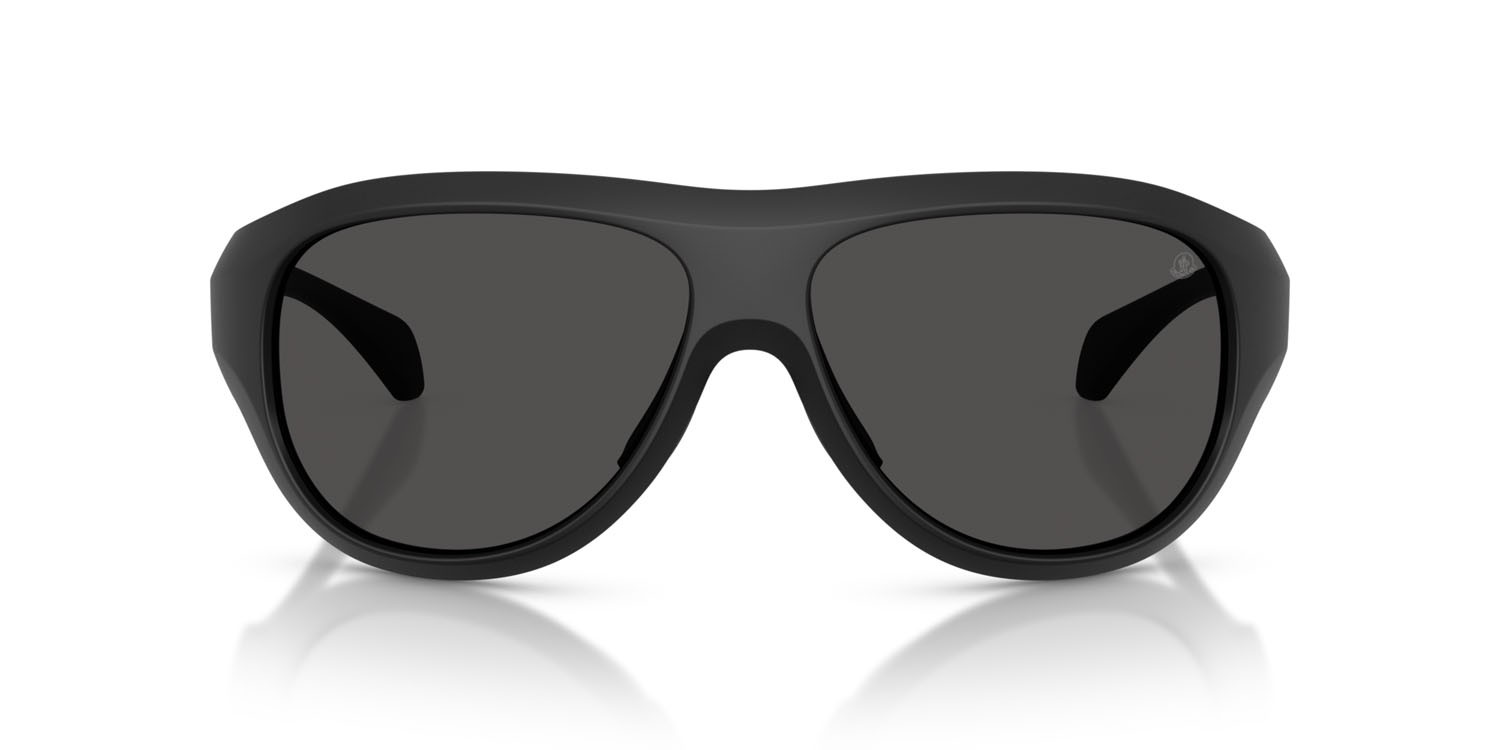 Sunglasses Moncler Bleacher ME 8013 (500687) color nero opaco shape oval lenses grigio scuro tinta unita