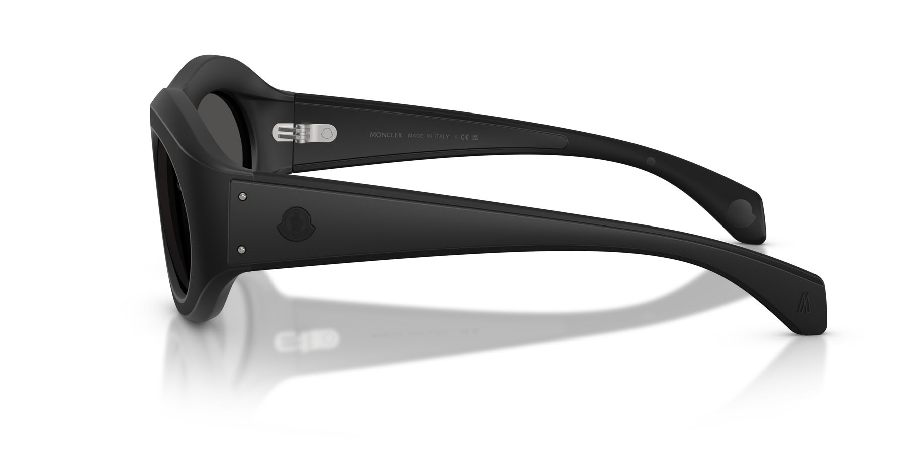 Sunglasses Moncler Ramillon ME 8015U (500687) color nero opaco/nero opaco shape oval lenses grigio scuro tinta unita