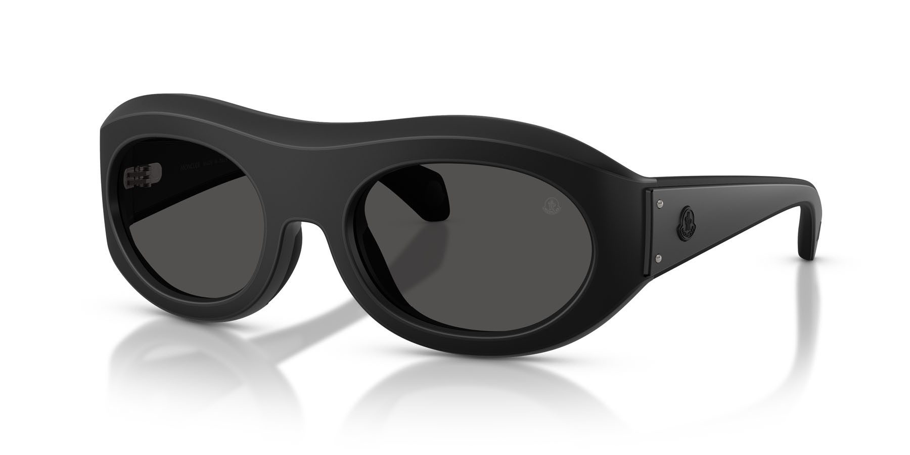 Sunglasses Moncler Ramillon ME 8015U (500687) color nero opaco/nero opaco shape oval lenses grigio scuro tinta unita