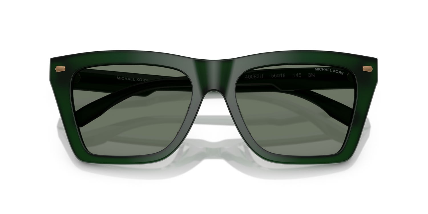 Occhiali da sole Michael Kors Pebble Beach MK 2225U (40083H) colore verde oliva tinta unita forma quadrato lenti verde tinta unita