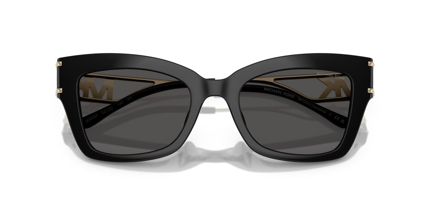 Occhiali da sole Michael Kors Cantabria MK 2237U (300587) colore nero forma quadrato lenti grigio scuro tinta unita