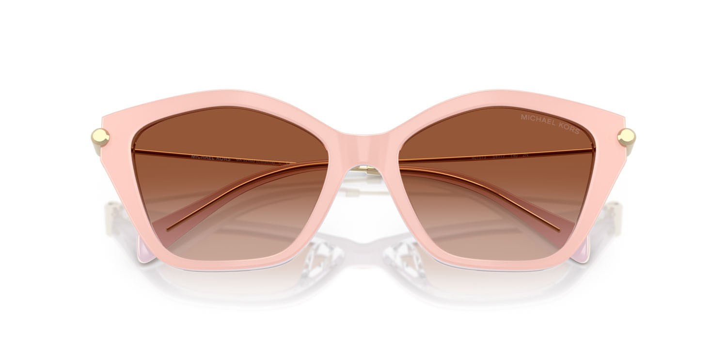 Occhiali da sole Michael Kors Catskills MK 2246U (401513) colore sabbia chiaro laminato forma irregolare lenti marrone chiaro sfumato