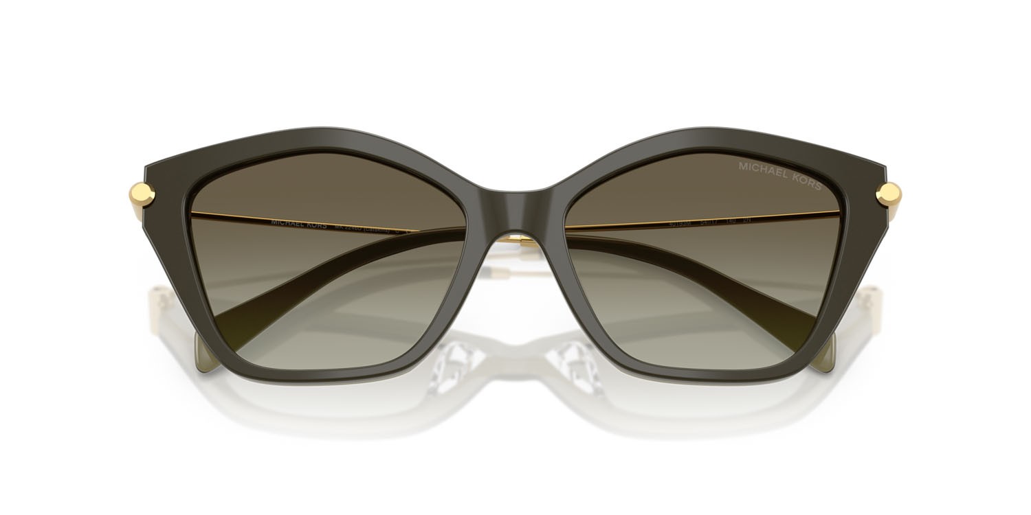 Occhiali da sole Michael Kors Catskills MK 2246U (40193M) colore verde oliva effetto fume forma irregolare lenti verde oliva sfumato