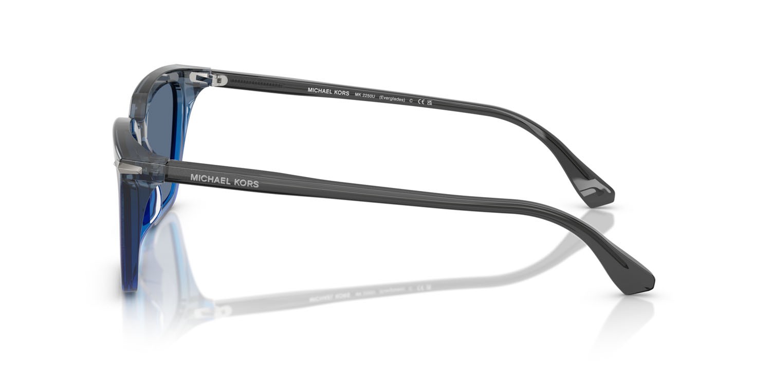 Occhiali da sole Michael Kors Everglades MK 2250U (401180) colore sfumato grigio forma cat eye lenti blu tinta unita