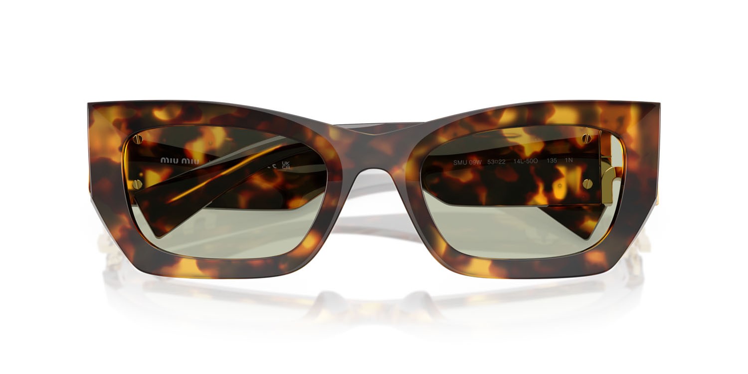 Occhiali da sole Miu Miu MU 09WS (14L50O) colore havana miele forma rettangolare lenti verde