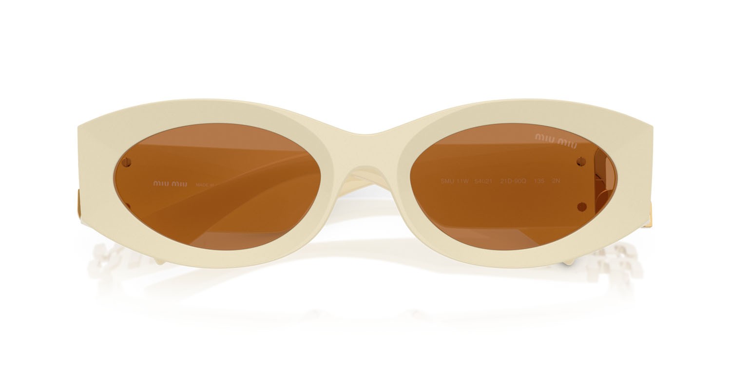 Occhiali da sole Miu  MU 11WS (21D90Q) colore bianco latte forma ovale lenti marrone