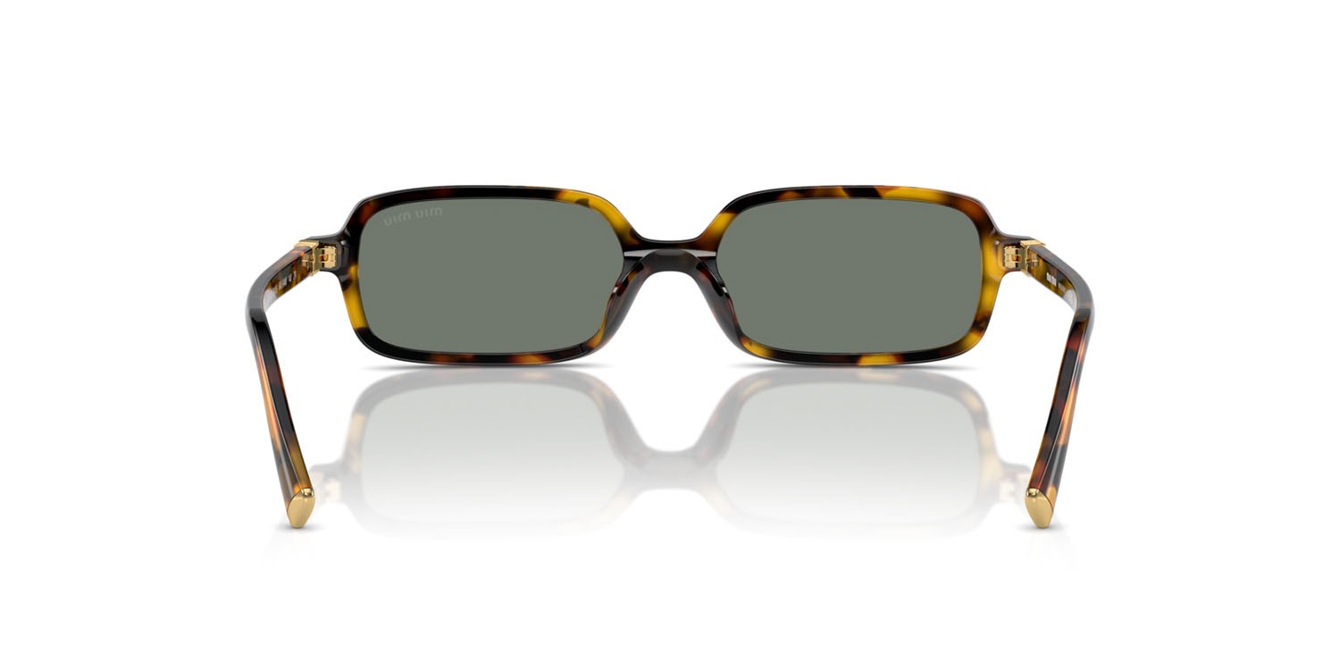 Occhiali da sole Miu Miu MU 11ZS (VAU04M) colore havana miele forma rettangolare lenti verde con specchiatura argento interna