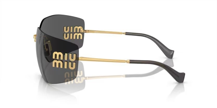 Occhiali da sole Miu Miu MU 54YS (5AK5S0) colore oro forma irregolare lenti grigio scuro