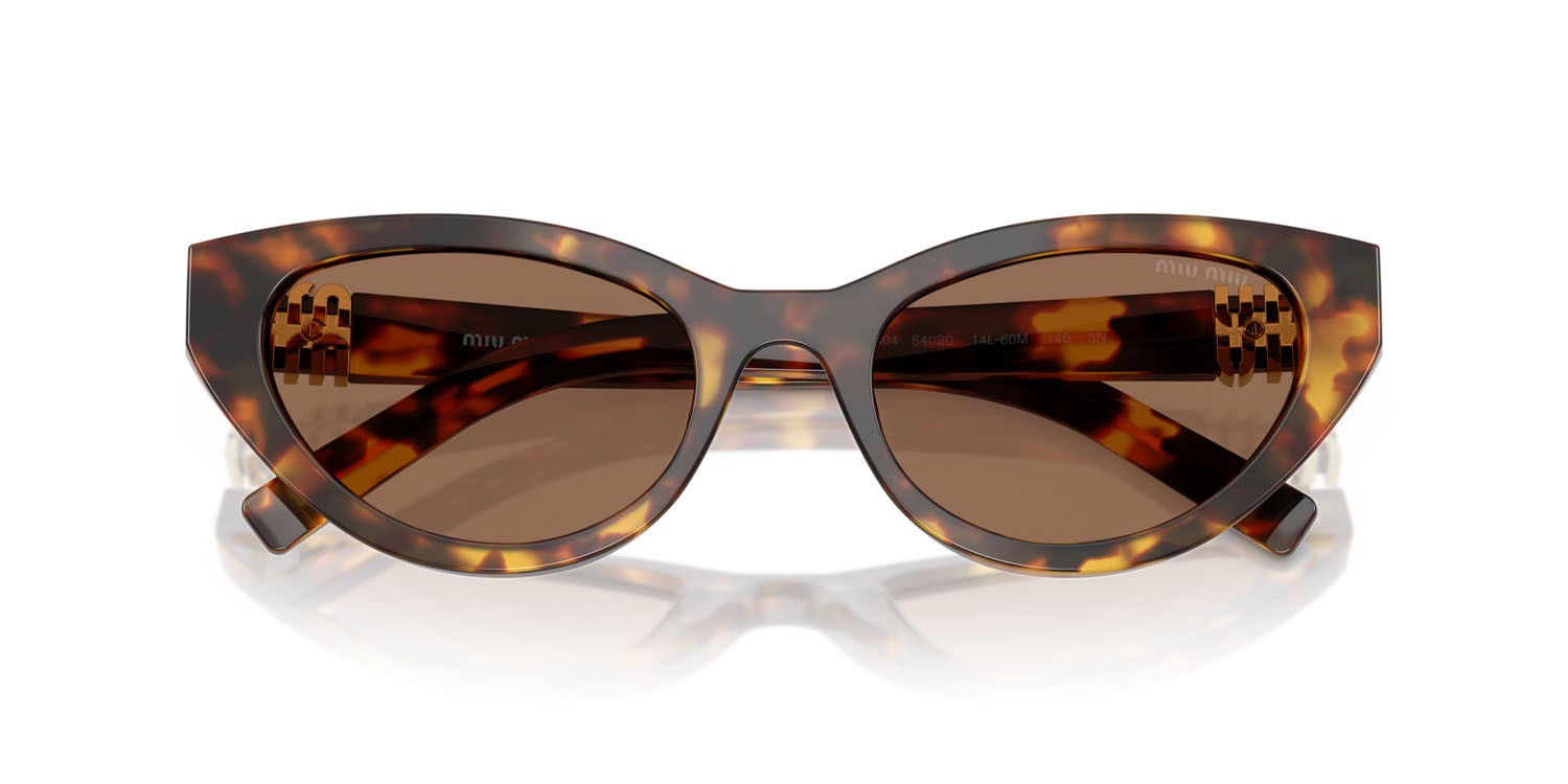 Occhiali da sole Miu Miu MU A04S (14L60M) colore havana miele forma farfalla lenti marrone scuro
