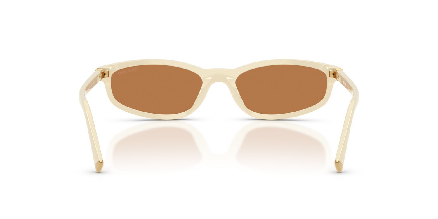 Occhiali da sole Miu Miu MU A06S (21D90Q) colore bianco latte forma irregolare lenti marrone