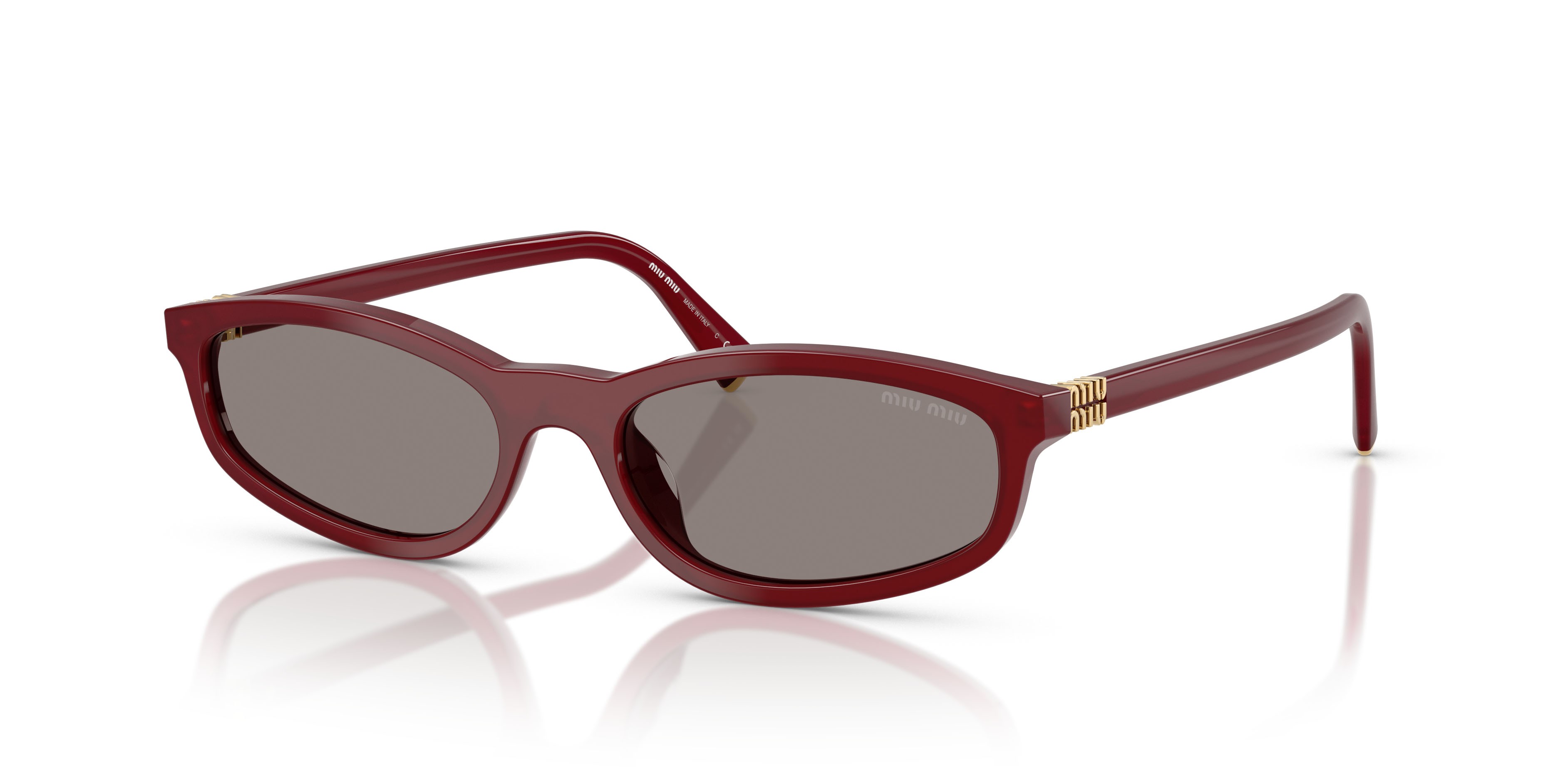 Occhiali da sole Miu Miu MU A06S (21I80Q) colore bordeaux opalescente forma irregolare lenti grigio scuro