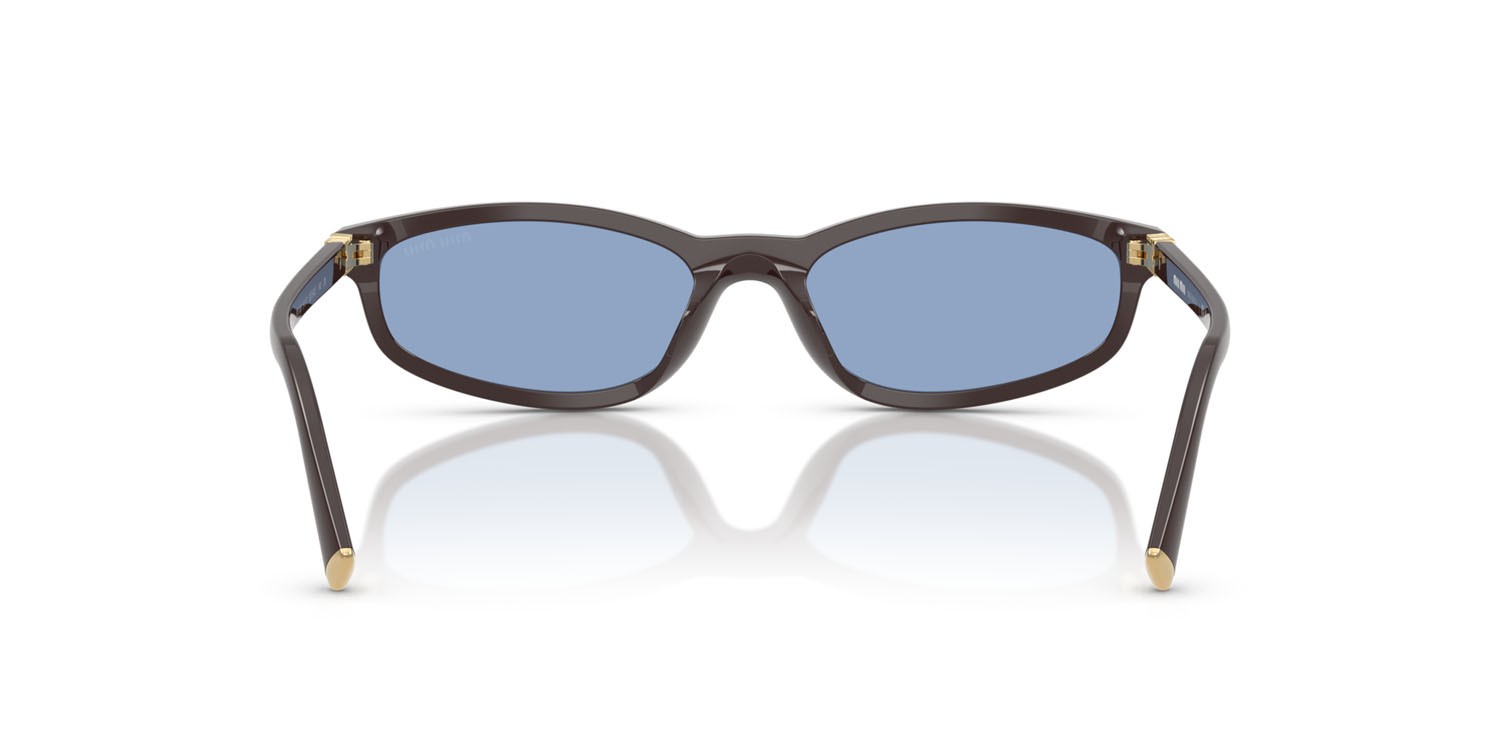 Occhiali da sole Miu Miu MU A06S (22C60O) colore moka forma irregolare lenti azzurro