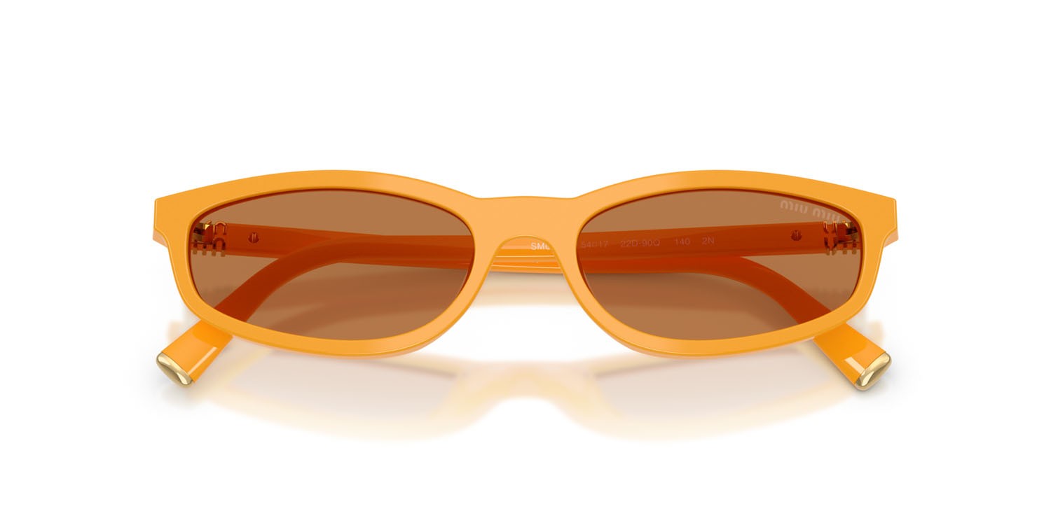 Occhiali da sole Miu Miu MU A06S (22D90Q) colore soleil forma irregolare lenti marrone