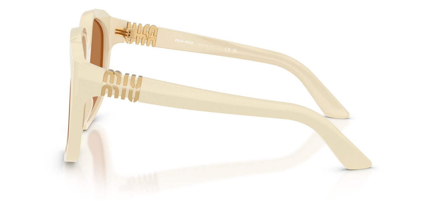 Occhiali da sole Miu Miu MU A07S (21D90Q) colore white milk forma irregolare lenti marrone