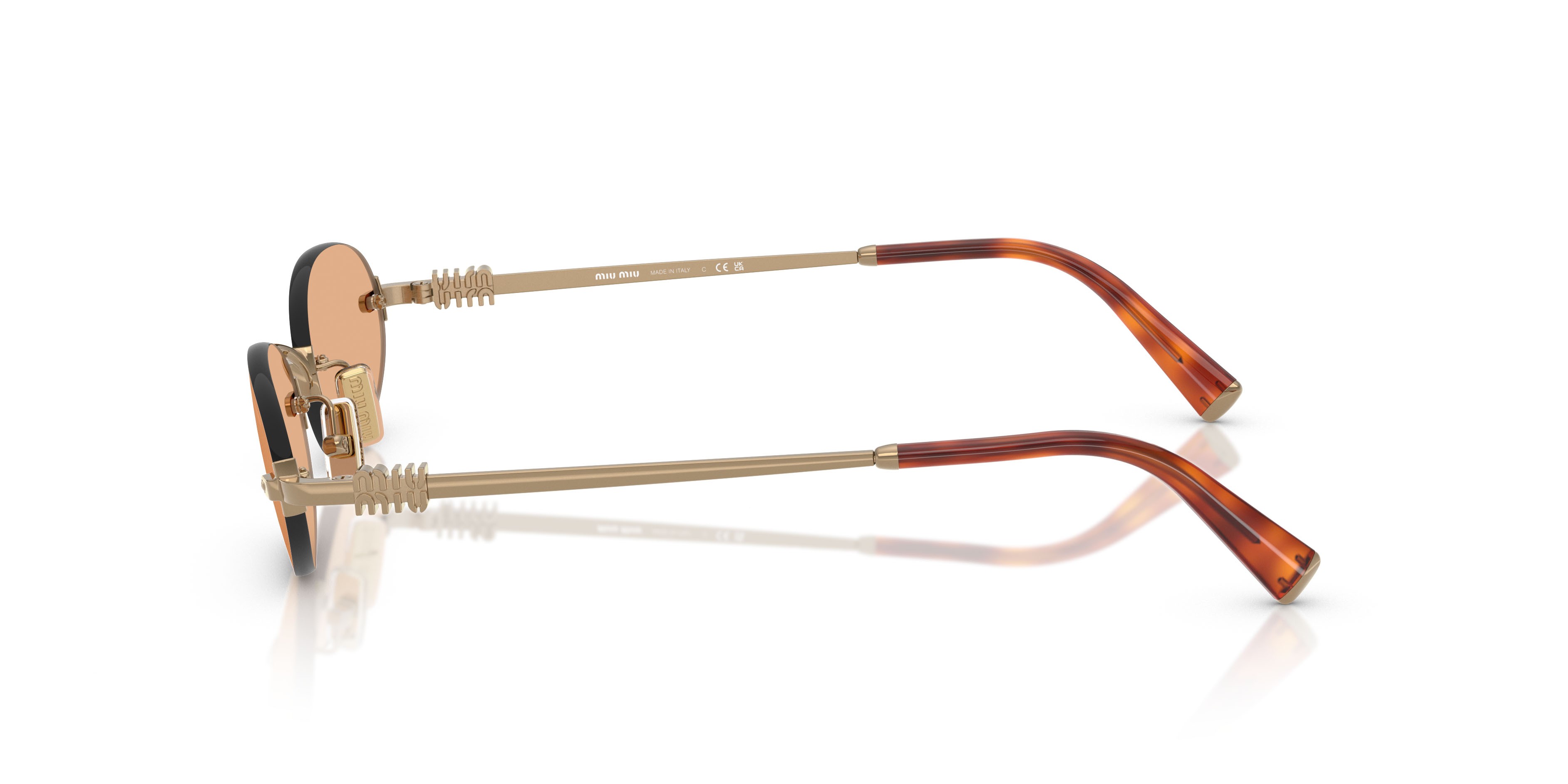 Occhiali da sole Miu Miu MU A54S (7OE90X) colore ottone forma ovale lenti arancione
