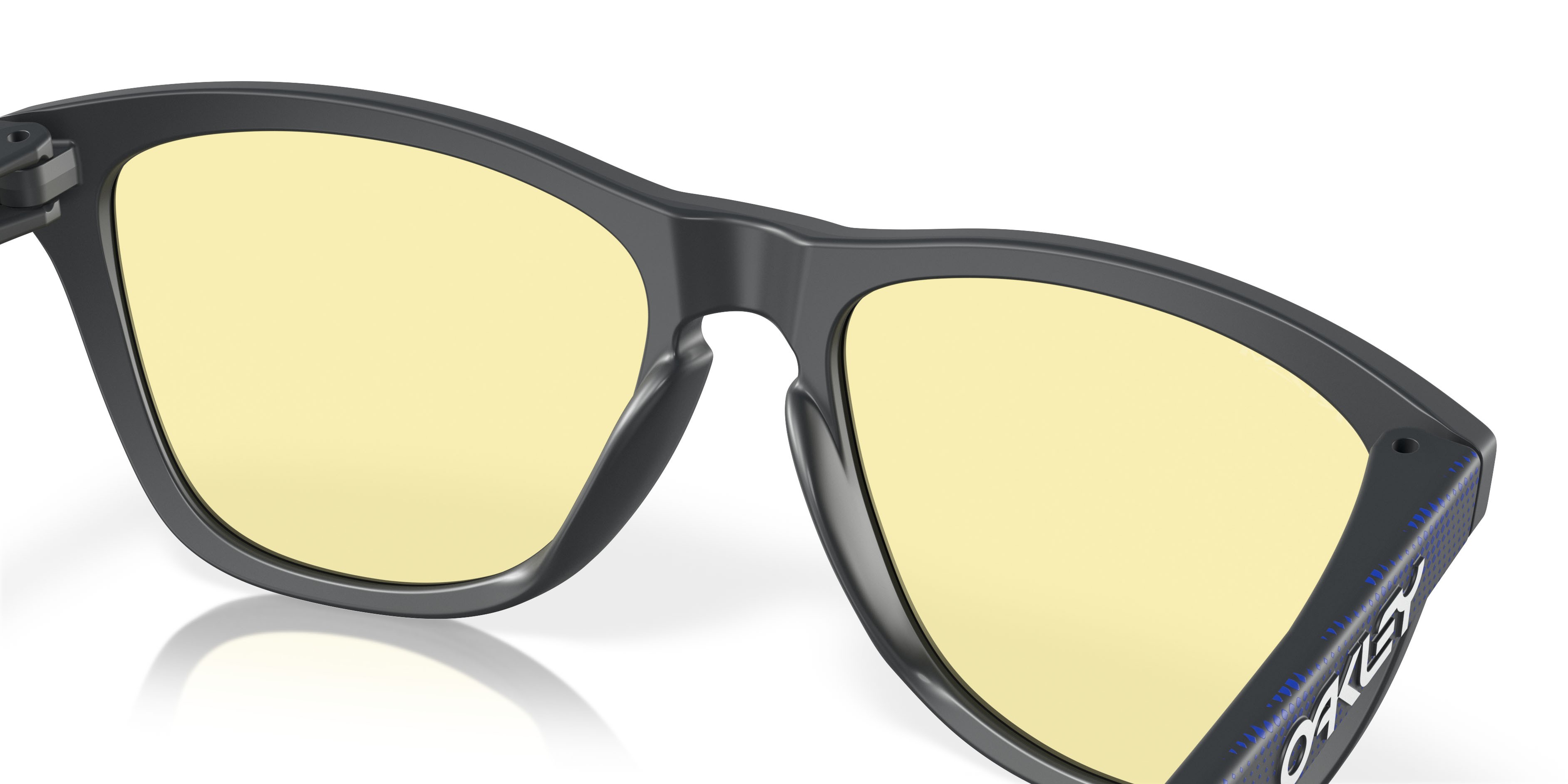 Occhiali da sole Oakley Frogskins OO 9013 (9013L4) colore carbonio opaco forma quadrato lenti prizm gaming(tm) 2.0