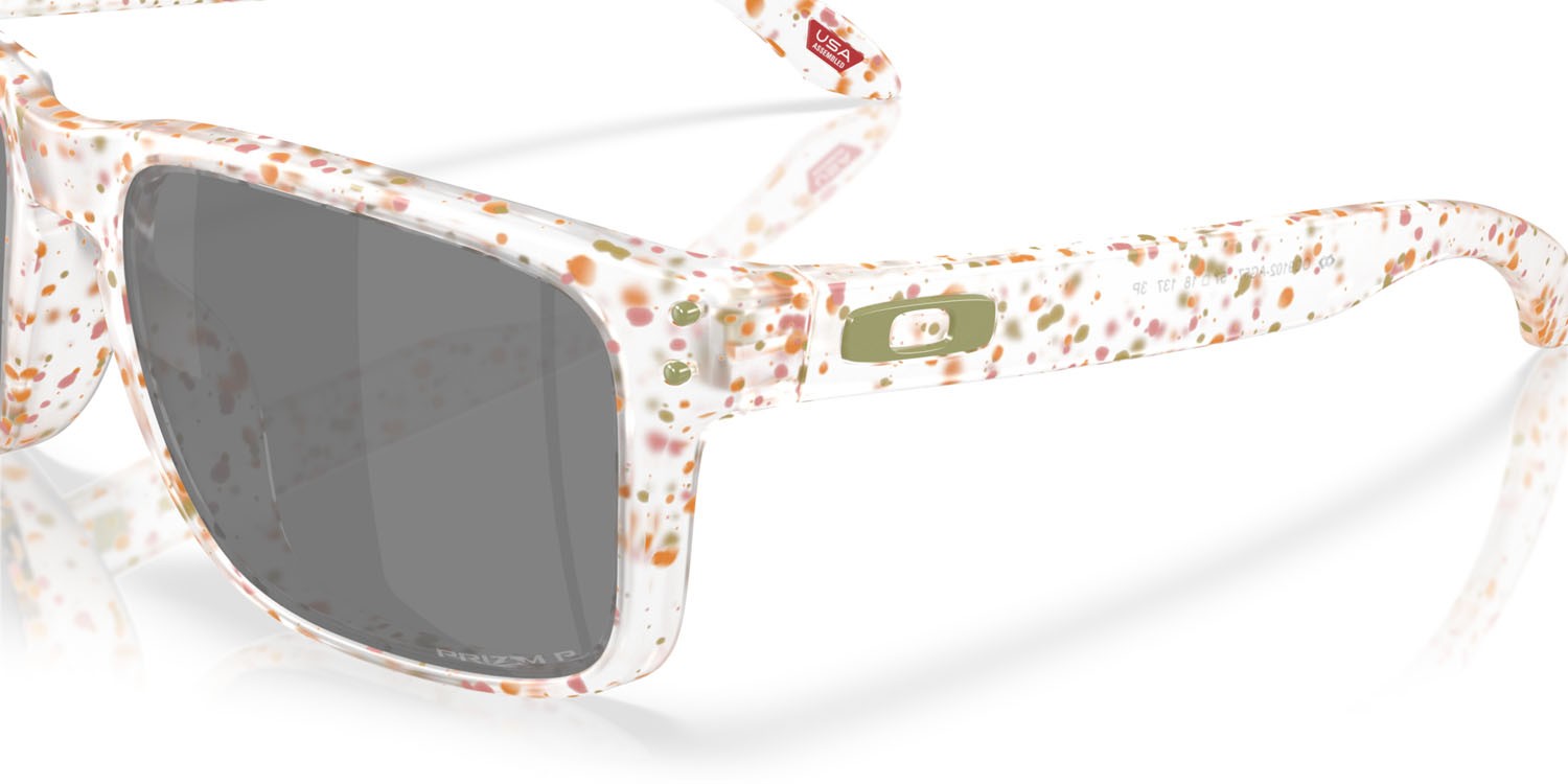Occhiali da sole Oakley Holbrook OO 9102 (9102AG) colore clear terrazzo forma quadrato lenti prizm black polarized