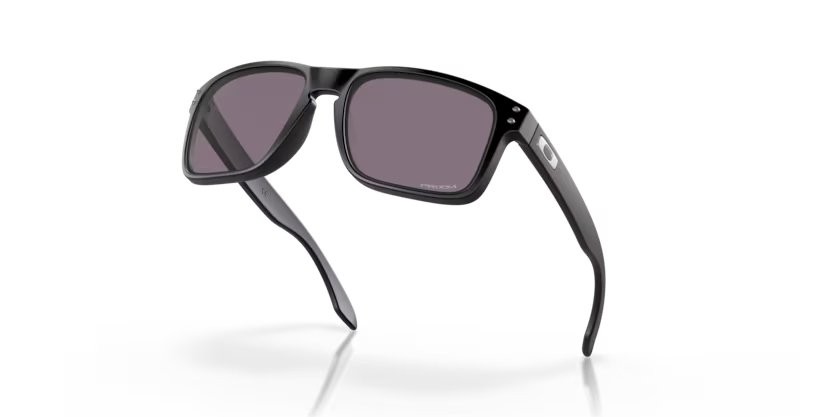 Occhiali da sole Oakley Holbrook OO 9102 (9102E8) colore matte black forma quadrato lenti prizm grey