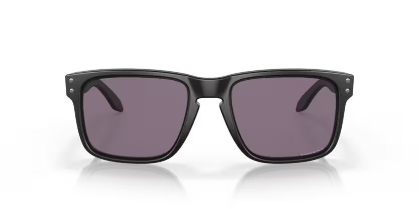 Occhiali da sole Oakley Holbrook OO 9102 (9102E8) colore matte black forma quadrato lenti prizm grey