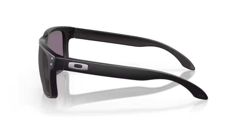 Occhiali da sole Oakley Holbrook OO 9102 (9102E8) colore matte black forma quadrato lenti prizm grey