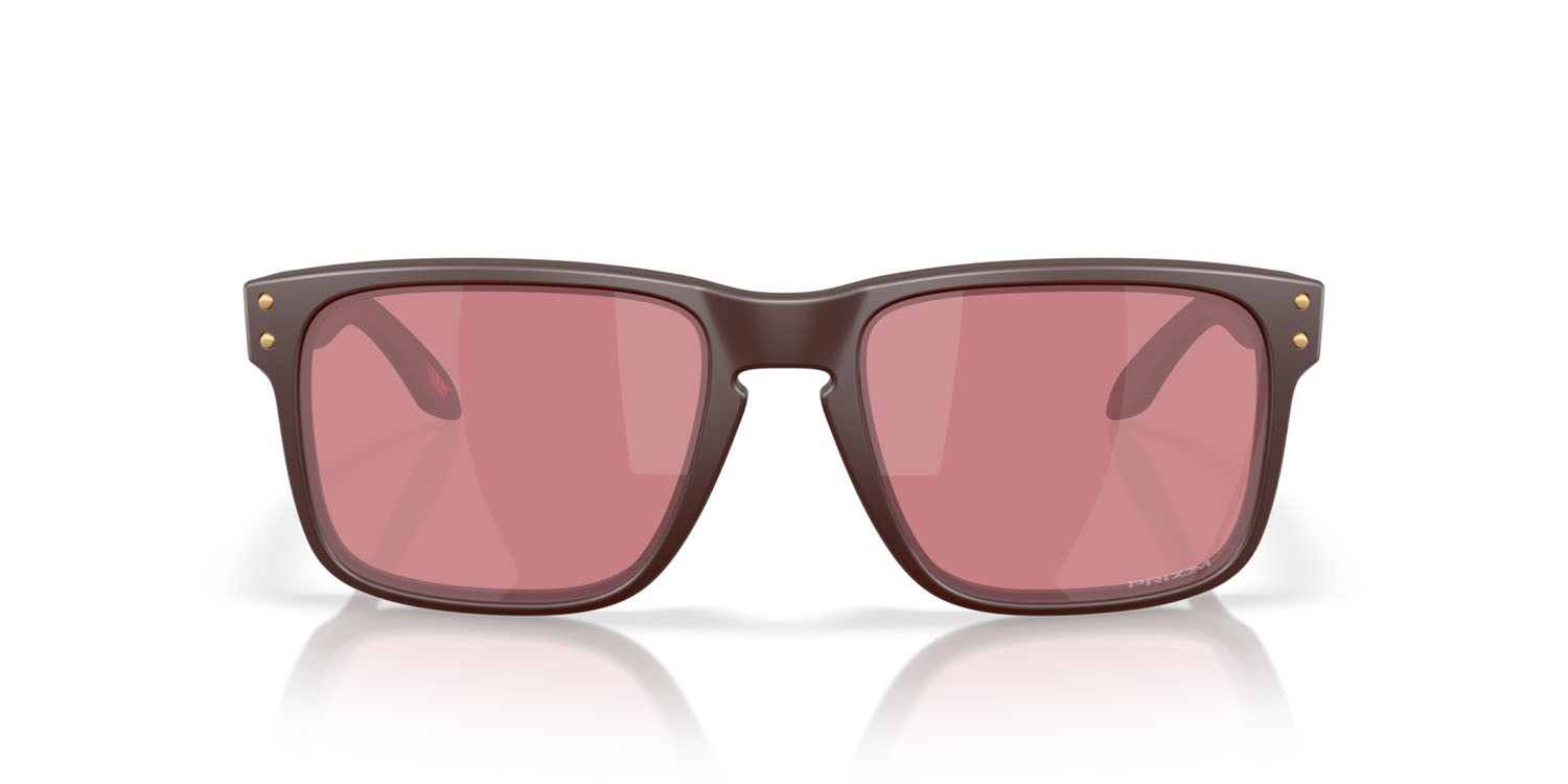 Occhiali da sole Oakley Holbrook OO 9102 (9102Z2) colore grenache opaco forma quadrato lenti prizm dark golf