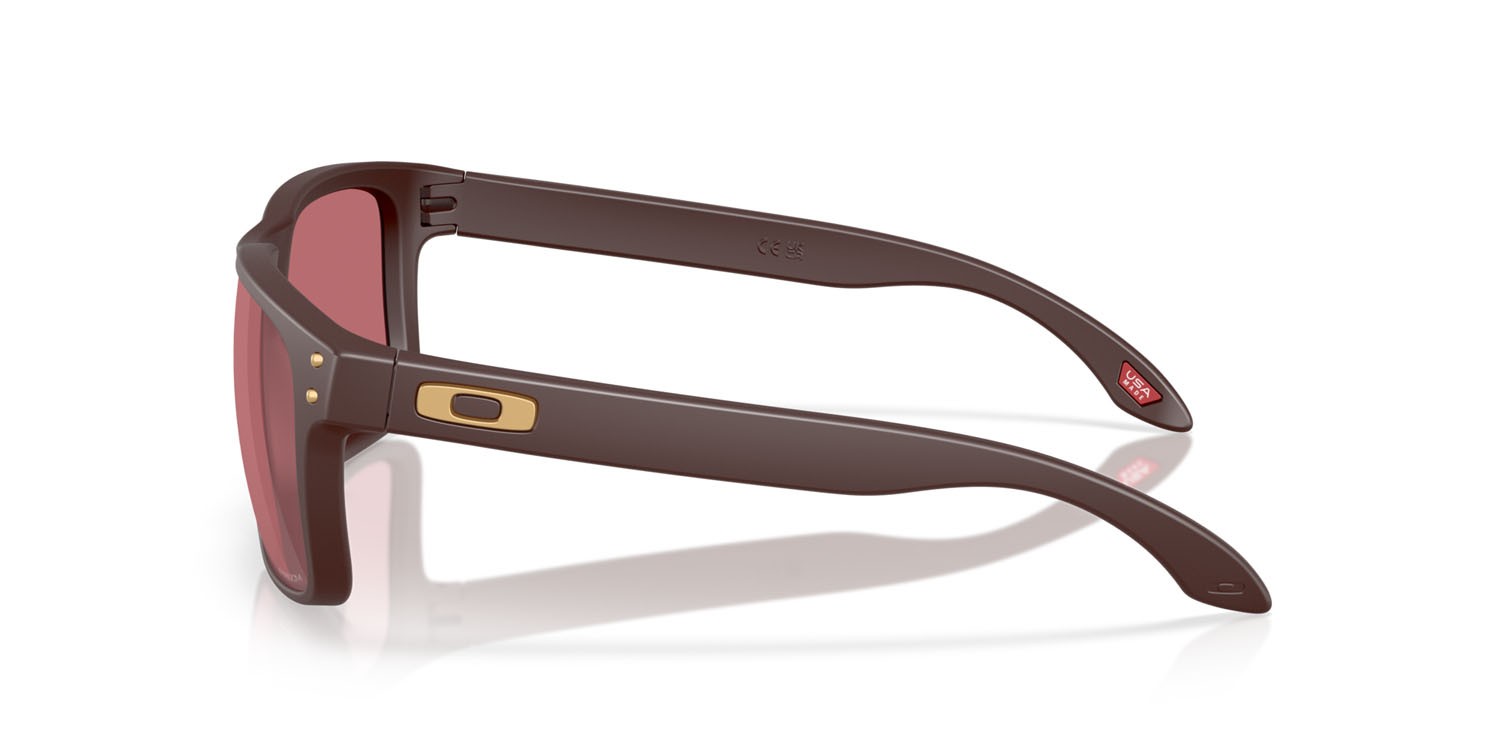 Occhiali da sole Oakley Holbrook OO 9102 (9102Z2) colore grenache opaco forma quadrato lenti prizm dark golf