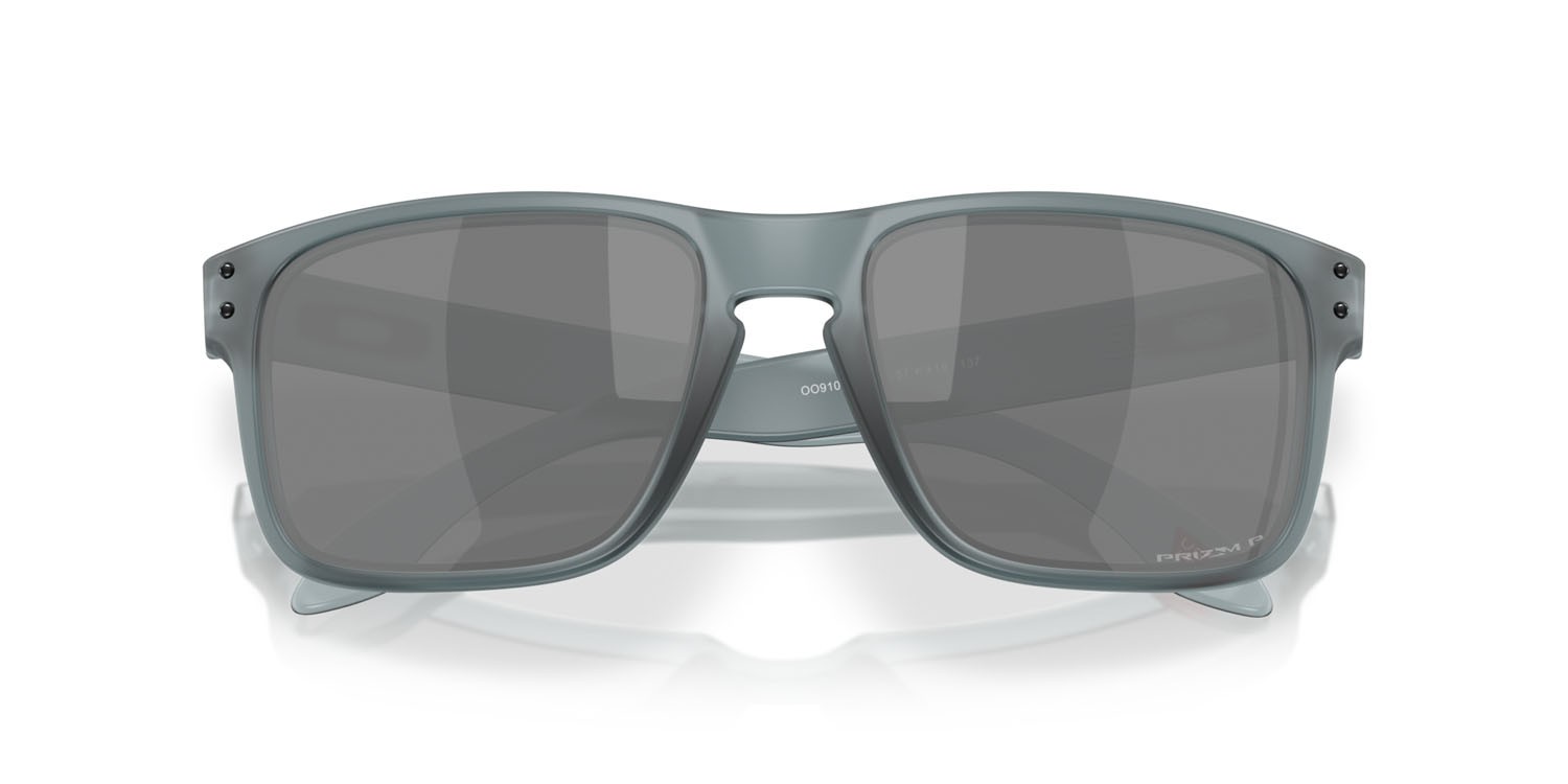 Occhiali da sole Oakley Holbrook OO 9102 (9102Z4) colore nero cristallo opaco forma quadrato lenti prizm black polarized